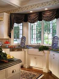 There Are Different Kinds Of Drapes With Different Motifs For Instance In This Image You Can M Cottage Style Kitchen Country Kitchen Kitchen Window Treatments