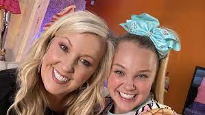Zoe is no stranger to screens after starting out on children's tv on live and kicking in the 90s. The Osbournes And Rob Lowe Part Of Celebrity Gogglebox Usa Tv Blackbox