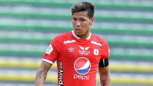 Es un 10 que juega más retrasado como tapón o volante mixto. Versus Rafael Carrascal El Volante Cafetero Que Llega Para Reforzar A Cerro Porteno Observa Paraguay