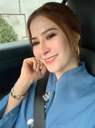 Naaa penuh screen Madammu bagi muka pada u all... Nak kulit gebu tak ?  Putih bersih nampak fresh Dari Pagi sampai petang? Bermodalkan RM149 anda  mampu memilikinya. #noir · NOIR Health &