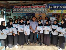 Maybe you would like to learn more about one of these? 200 Warga Benteng Terima Sertifikat Kursus Komputer Gratis Bengkulu Ekspress Bengkulu Tengah