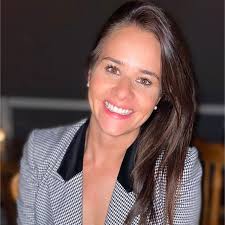 Kara Deane's Instagram, Twitter & Facebook