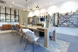 Optic Design Nos Realisations D Agencement De Magasin D Optique En 2020 Magasin Optique Design Mobilier