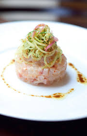 Tartare De Dorade Au Concombre Et Gingembre Rose Recettes De Cuisine Tartare De Dorade Entree Gastronomique