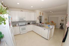 Mit azul aran erhalten sie ein elegantes material. White Kitchen With Azul Aran Granite Countertops