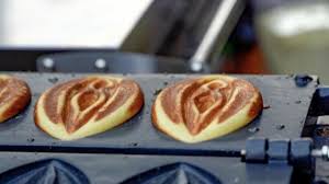 Arriva lOrgasmeria: il locale che vende dolci a forma di peni e vagine