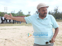 Para gangster yang datang untuk menculik happy dan suaminya, mengambil happy yang salah, sementara guddu dan istrinya happy dikawal ke universitas untuk menyampaikan ceramah. Genius Movie Review Release Date Songs Music Images Official Trailers Videos Photos News Bollywood Hungama