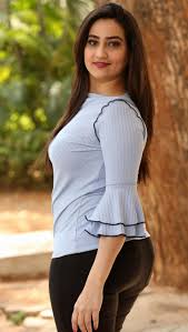 The sultry actress born in kentucky has proven herself time and again churning out a number of hits like the hunger games, the x men and american hustle. Beautiful Indian Tv Anchor Manjusha In Tight Black Jeans 0d