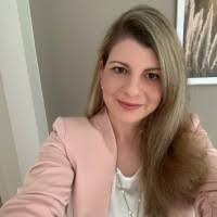 Gloria Heim's Instagram, Twitter & Facebook