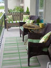 Apartment Balcony Furniture How To Make A Perfect House Arrangement With Small Balcony Furniture Decoracion De Patio Porches De Casas Diseno De Balcon