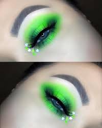 Carnaval makeup look, christmas themed makeup look, new years makeup ideas. Glitter Lambs Tropical Lime Festival Body Glitter Worn By Shanmacmua Glitter Glitterlambs Bodyglitter Festivalglitter Eye Makeup Green Eyeshadow Makeup