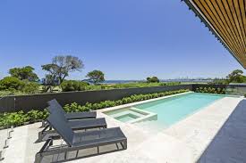 Photos Specifications Designed By Jack Merlo Pool Dimensions 16 0 X 6 0 M Spa 2 0 X 2 2 M 3 Sided Seat 8 X Spa Read More Pool Pool Designs Beachfront