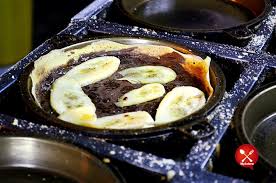 Makan semasa panas lebih sedap dan rangup. Crispy Apam Balik Di Bukit Ferringhi Penang