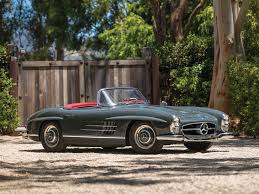 The Introduction Of The Mercedes Benz 300 Sl Was A Hugely Important Moment For Mercedes Benz And Served To Further Cement The C Mercedes Benz 300 Benz Mercedes