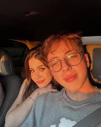 Oi amor, Feliz aniversário 20 aninhosss!!! Te amo nenequinho, Você é muito  mais do que eu sonhei um dia, meu parceiro, conselheiro e futuro noivo e  esposo, obrigada pelo seu existir, poderia