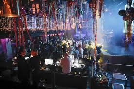 Tito's is surely the best mallorca nightclub. Auf Mallorca Glamouros Ins Neue Jahr Feiern