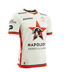 Ann, die in flatgebouw woont, krijgt zitbanken van joe fm: Buy Merchandise From Essevee Shops Topfanz Com