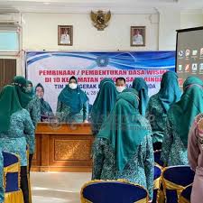 Komik arisan sudah waktunya pulang : Hasil Rakor Forkopimda Samarinda Berlakukan Jam Malam Tutup Jalur Ke Balikpapan Dan Pelabuhan Penumpang Ppid Kota Samarinda