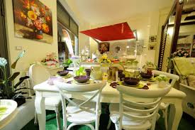 Per complemento d'arredo si intendono tutti quegli accessori e oggetti che, insieme ai mobili, fanno parte dell'arredamento di un ambiente, sia interno che esterno. Soltec San Severo Complementi D Arredo