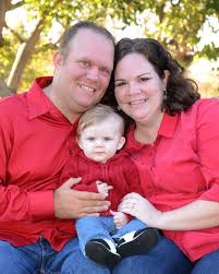 37 Holiday Card Outtakes That Actually Couldn't Be More Perfect