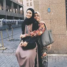 Cara senyumnya yang tak banyak berubah hingga saat ini. Orang Tua Maudy Ayunda Pola Asuh Masa Kecil Yang Menginspirasi Theasianparent Indonesia