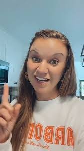 Tia Trent's Instagram, Twitter & Facebook