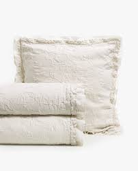 Zara home poduszka dekoracyjna gwiazdka. Bawelniana Narzuta Z Falbana I Koronka Narzuty Sypialnia Zara Home Polska Poland Zara Home Cotton Bedspread Bed Spreads