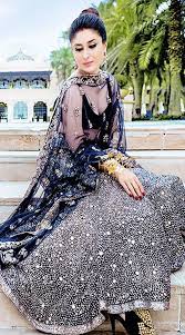 Bollywood Star Kareena Kapoor Dark Blue Net Replica Lehenga Choli Smds0zzz Indiabazaaronline Shopping Sto Indian Bridal Wear Indian Fashion Bollywood Fashion