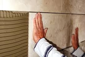 La faïence a fait ses preuves dans le domaine du carrelage mural. Carrelage Attention A La Renovation Hors Reglementation