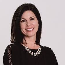 Lori Pare's Instagram, Twitter & Facebook