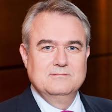 The Mobile Revolution: How Mobile Technologies Drive a Trillion-Dollar  Impact