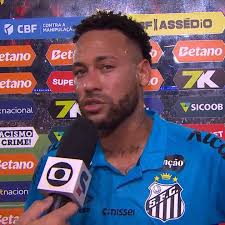 a gente sabe que o Flamengo é a melhor equipe do país. E com o Maracanã  lotado é difícil. ... o árbitro é muito ruim. E o pior, é arrogante. A