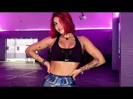 Până acum, parcursul roșcatei este unul foarte bun, dovadă stând nu numai numărul punctelor aduse echipei sale, ci și voturile celor de acasă. Cine Este Roxana Ghita De La Survivor Youtube