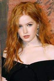 Pin By Maya Art On Gorgeous Redheads Beautiful Red Hair Red Haired Beauty Red Hair Celebrities