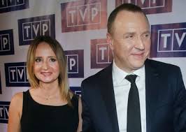 Explore genealogy for joanna (klimek) rokicka born bef. Jacek Kurski Z Narzeczona Na Ramowce Tvp Joanna Klimek Wybrala Bardzo Kobieca Stylizacje