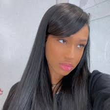 Angie Valle (@angiiiev4)