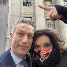 Photo of a fox and discussion