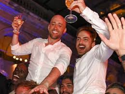 Segundo afirma o comunicado, o artista passou por um reajustes terapêuticos após ter um agravamento do quadro clínico. Marido De Paulo Gustavo Se Declara Para O Ator Nas Redes Sociais Emais Estadao