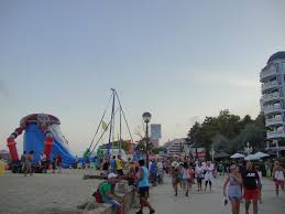 Der beliebte badeort sonnenstrand liegt direkt am schwarzen meer in bulgarien und ist nur einige kilometer von der hafenmetropole burgas entfernt. Party Urlaub In Bulgarien Am Sonnenstrand Clubs Discos