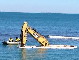 Strong Latest Strong The Excavator Has Been Pulled From The Muddy Bottom Of Gatakers Bay Excavator Oak Island Meanwhile In Australia