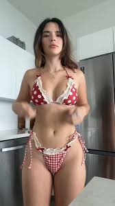 Experience Mespy's uninhibited allure as she brings pure voyeuristic excitement to life