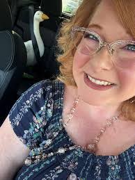 Sharon Schauer's Instagram, Twitter & Facebook