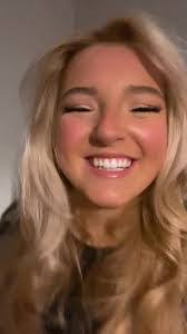 Robyn Shipley's Instagram, Twitter & Facebook