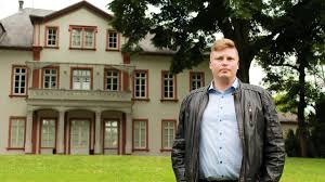 Yorum, makale ve resme bakın. Bundestagskandidaten Im Portrat Der Linken Kandidat Tobias Huth Hanau