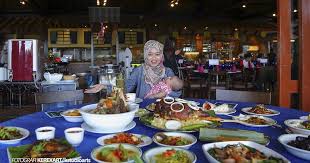 It's ramadhan again, so break fast with these scrumptious dinner buffets! Pin By Nadia Johari On Makanan Coffee House Buffet Ramadan