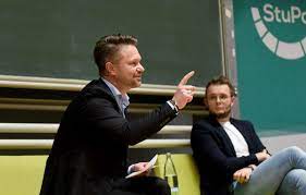 Ziel der auftretenden politiker ist es dabei meist nicht, zu einer verbesserten lösung zu gelangen (siehe diskurs ), sondern öffentlichkeitswirksam die eigene position zu präsentieren. Bundestagswahl 2021 Universitat Ladt Zu Bayreuther Debatten Bayreuth Nordbayerischer Kurier
