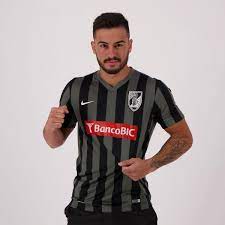 A notícia que está dando na tv é que os policiais abordaram vitória guimarães @guuimaraess. Nike Vitoria Guimaraes Away 2016 Jersey Futfanatics