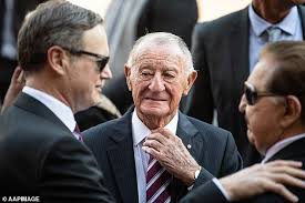 The family of australian rugby league immortal bob fulton am will be offered a state funeral by the nsw government, ms berejiklian's office wrote in a statement. 9zpcho2vrnyj9m