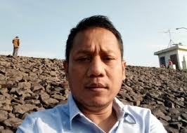 Oleh yang demikian, setiap apa yang sampai kepada kita walau apa berita atau artikel sekalipun haruslah dinilai dengan teliti. Benar Itu Kadang Pahit Banten Pos