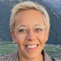 Andrea Bollinger's Instagram, Twitter & Facebook